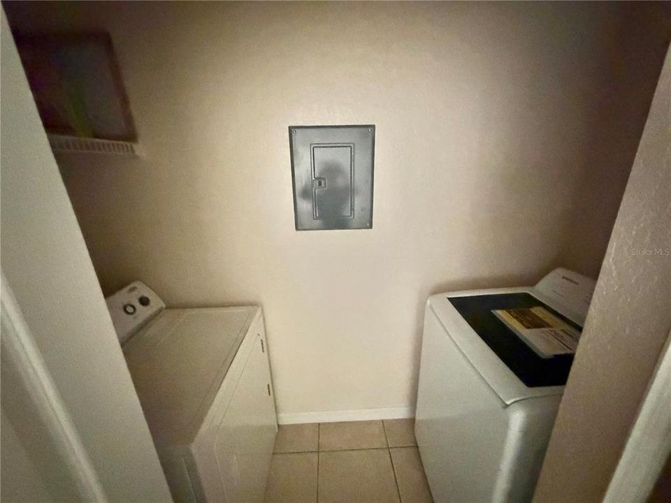 For Sale: $163,000 (1 beds, 1 baths, 650 Square Feet)