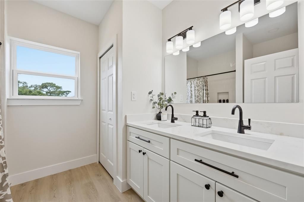 For Sale: $795,000 (5 beds, 4 baths, 2943 Square Feet)