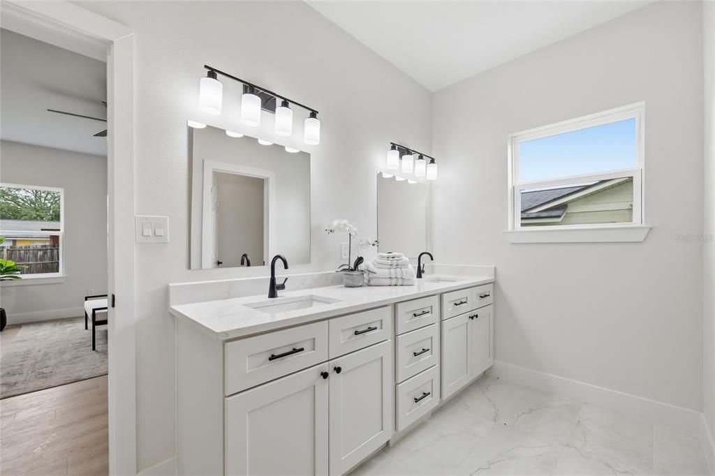 For Sale: $795,000 (5 beds, 4 baths, 2943 Square Feet)