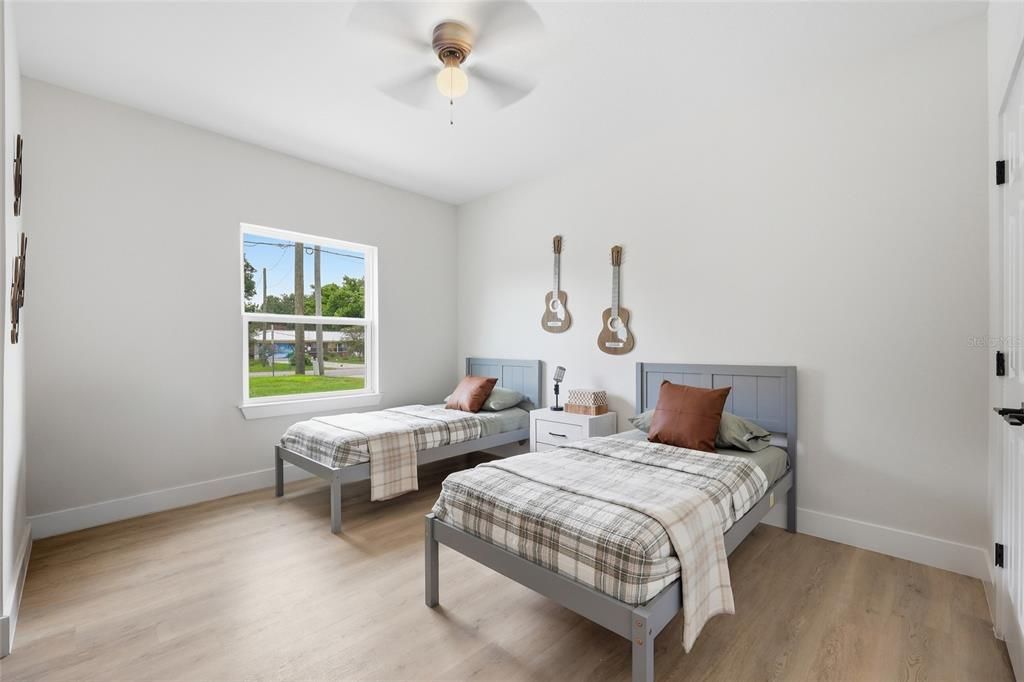 For Sale: $795,000 (5 beds, 4 baths, 2943 Square Feet)