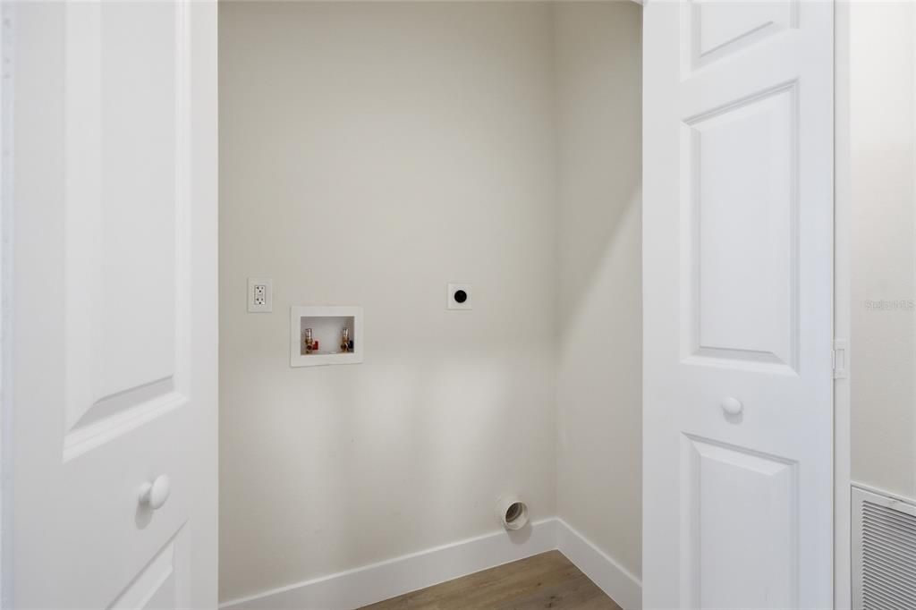 For Sale: $795,000 (5 beds, 4 baths, 2943 Square Feet)