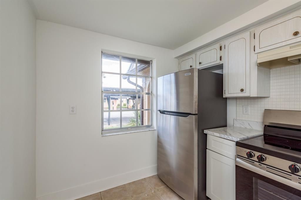 Active With Contract: $54,500 (2 beds, 1 baths, 975 Square Feet)