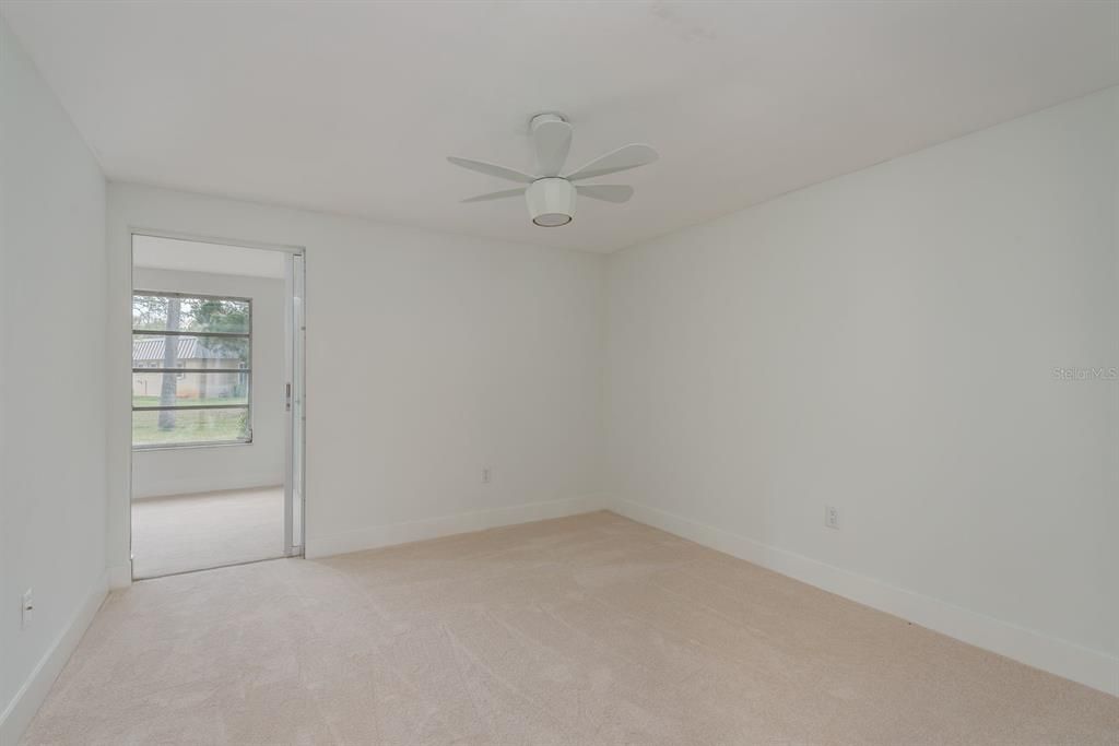 Active With Contract: $54,500 (2 beds, 1 baths, 975 Square Feet)