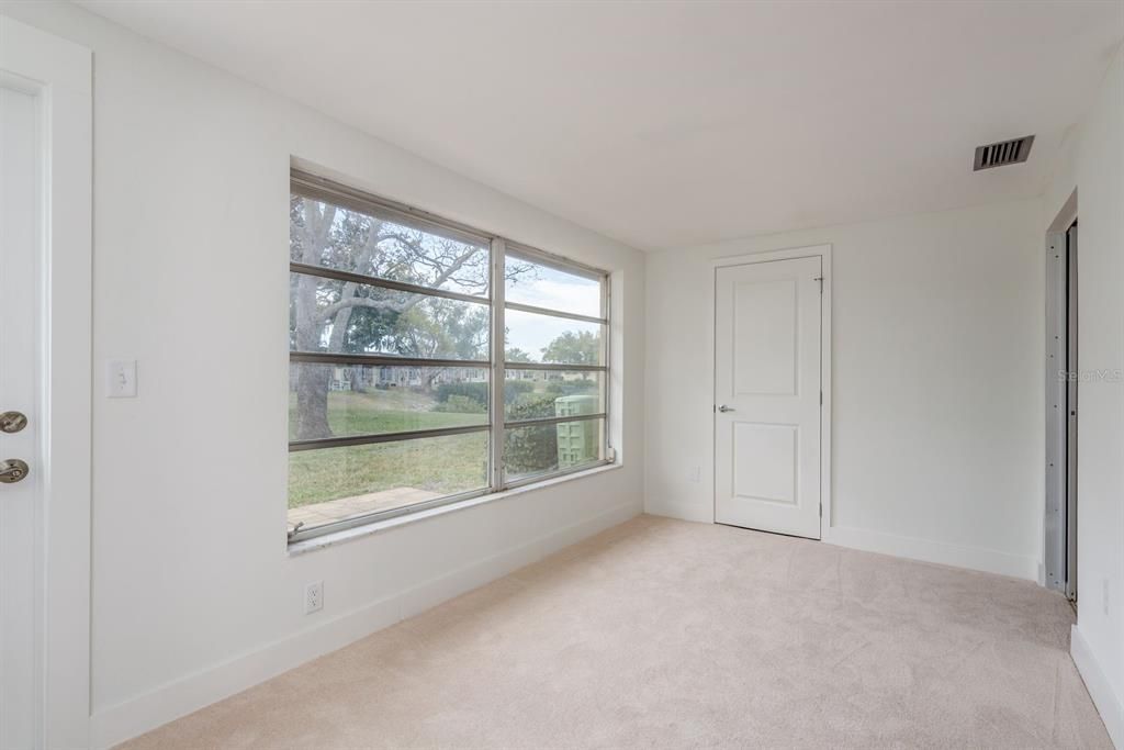 Active With Contract: $54,500 (2 beds, 1 baths, 975 Square Feet)
