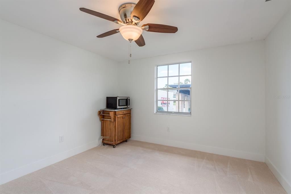 Active With Contract: $54,500 (2 beds, 1 baths, 975 Square Feet)