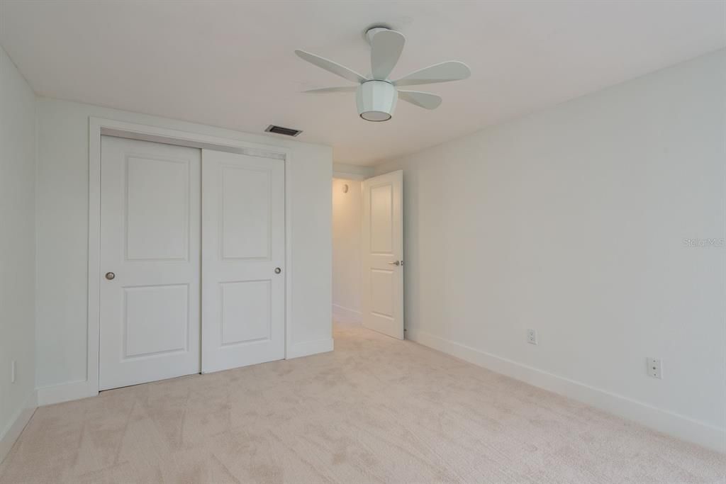 Active With Contract: $54,500 (2 beds, 1 baths, 975 Square Feet)