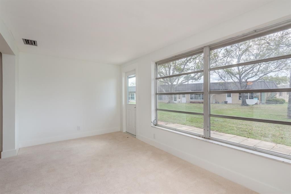 Active With Contract: $54,500 (2 beds, 1 baths, 975 Square Feet)