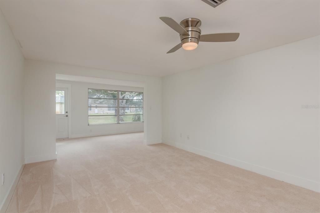 Active With Contract: $54,500 (2 beds, 1 baths, 975 Square Feet)