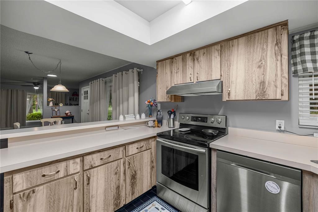 For Sale: $430,000 (3 beds, 2 baths, 1634 Square Feet)