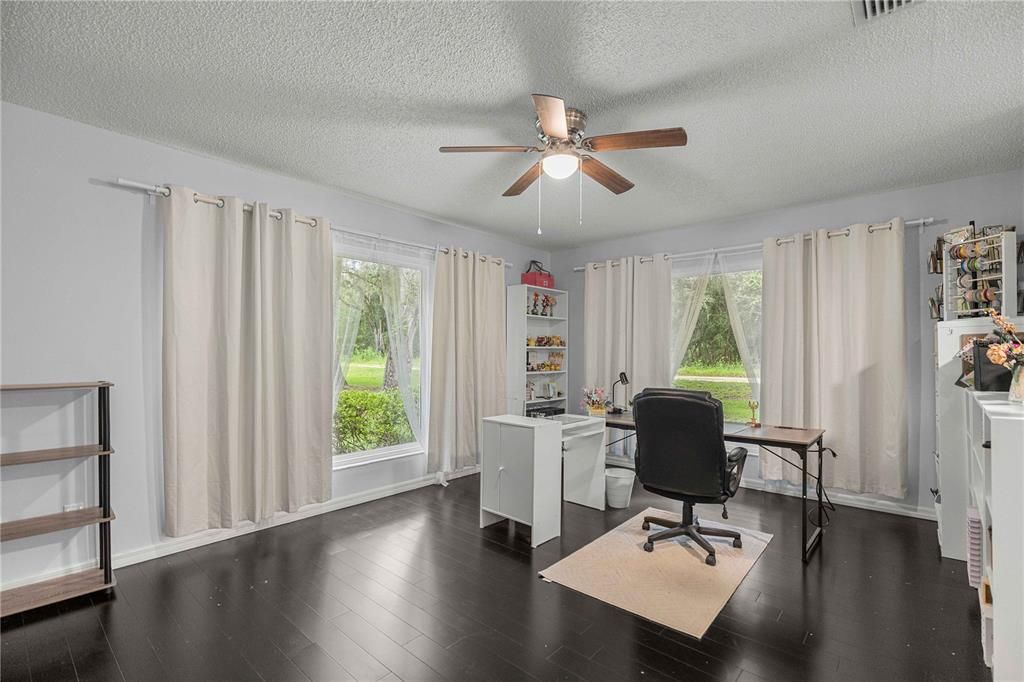 For Sale: $430,000 (3 beds, 2 baths, 1634 Square Feet)