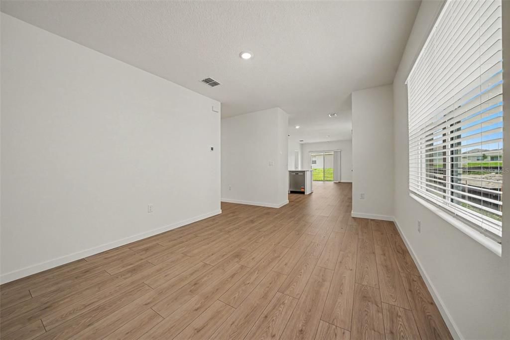 For Rent: $2,800 (3 beds, 2 baths, 1540 Square Feet)