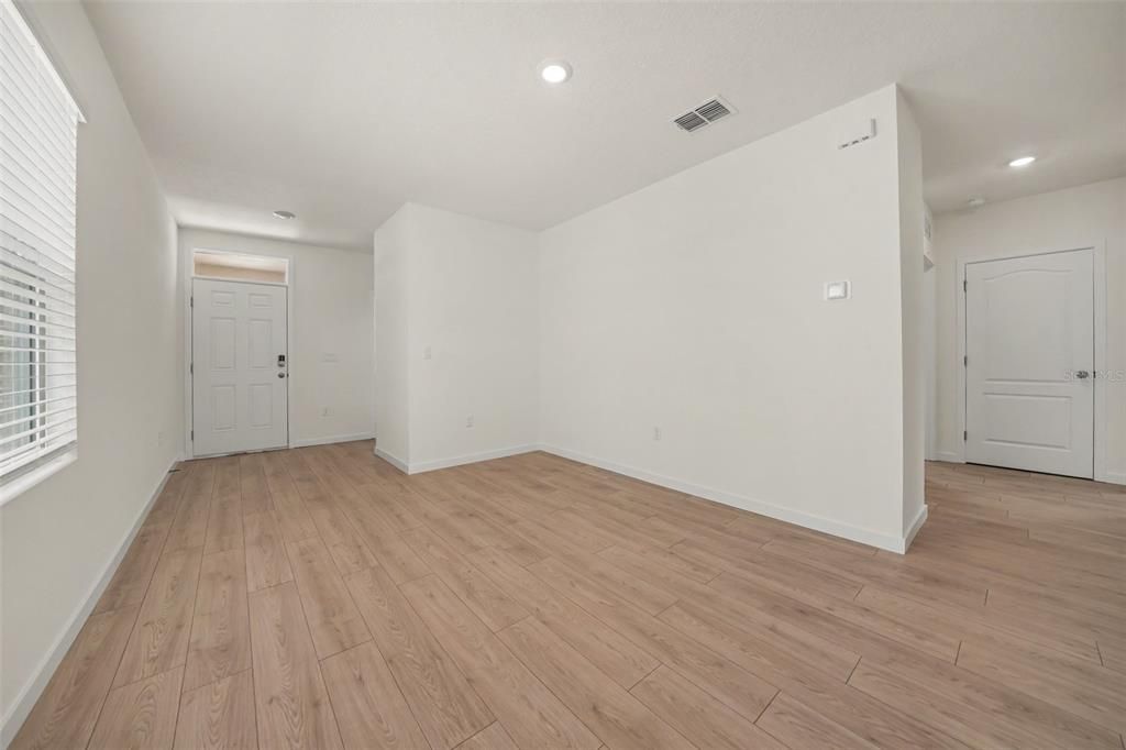 For Rent: $2,800 (3 beds, 2 baths, 1540 Square Feet)
