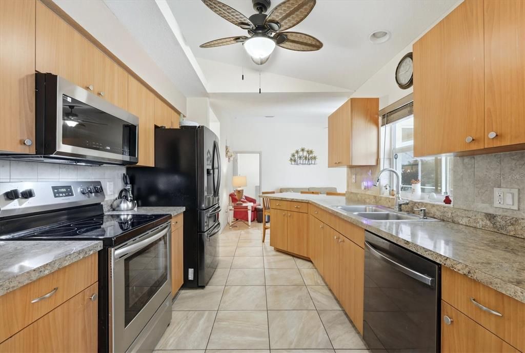 For Sale: $339,000 (4 beds, 2 baths, 1600 Square Feet)
