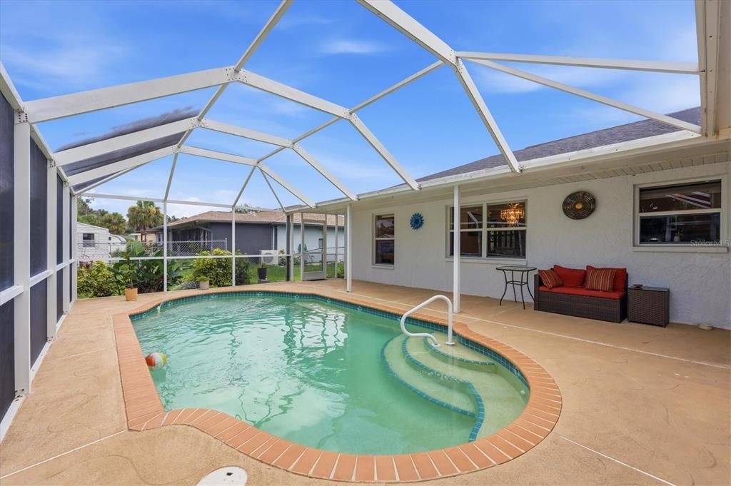 For Sale: $339,000 (4 beds, 2 baths, 1600 Square Feet)