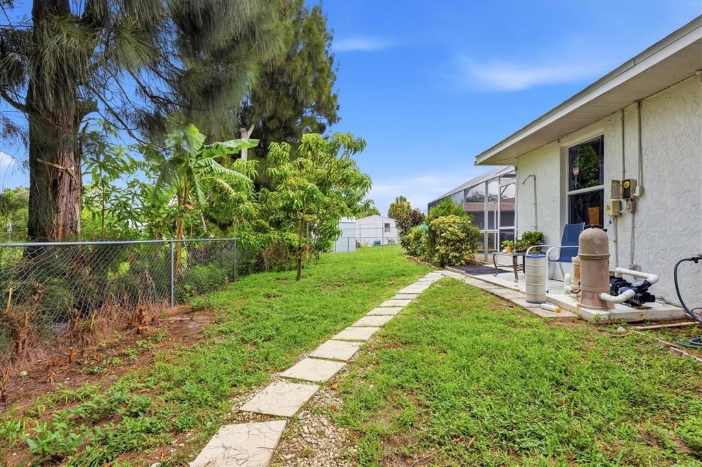 For Sale: $339,000 (4 beds, 2 baths, 1600 Square Feet)