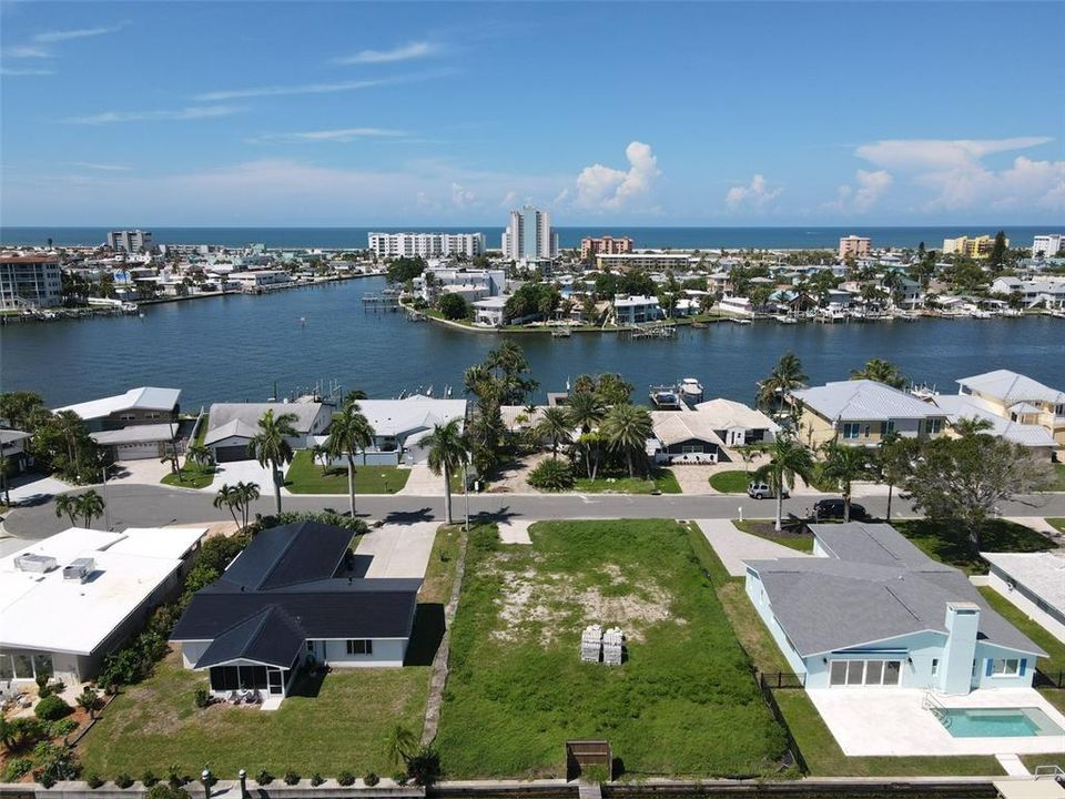 待售: $1,049,000 (0.19 acres)