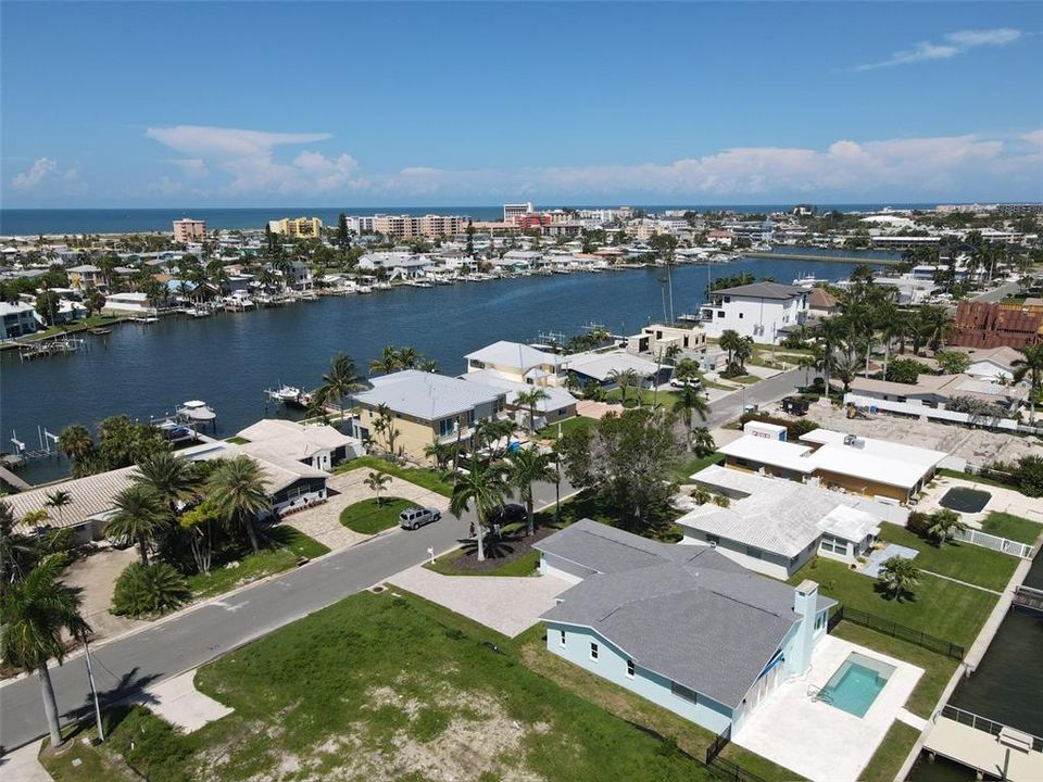 待售: $1,049,000 (0.19 acres)