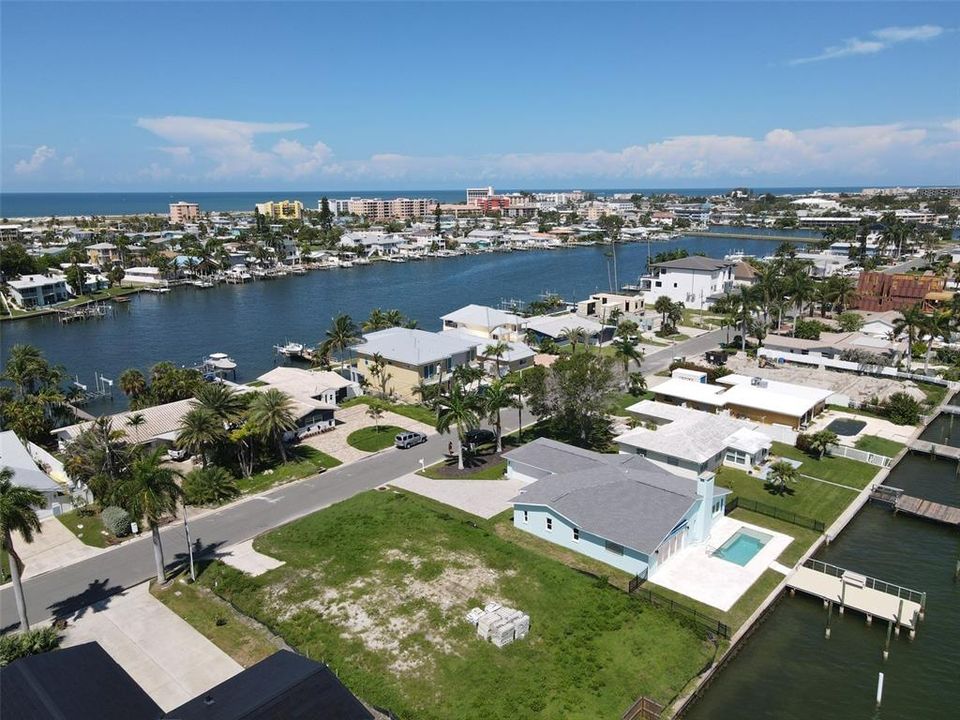 待售: $1,049,000 (0.19 acres)