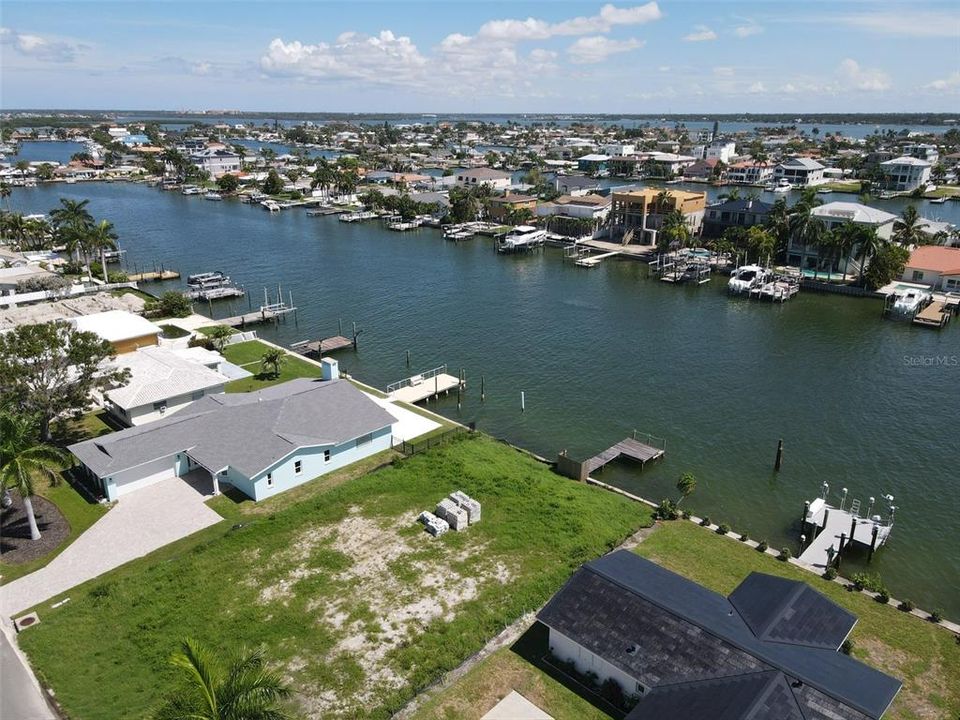 待售: $1,049,000 (0.19 acres)