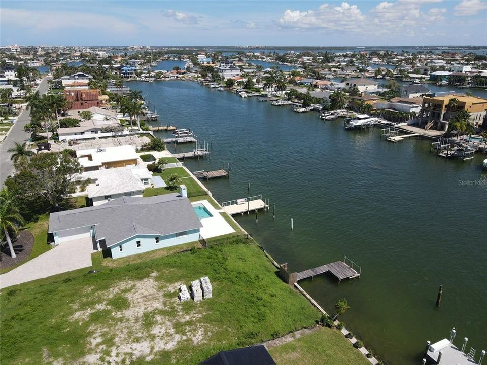 待售: $1,049,000 (0.19 acres)