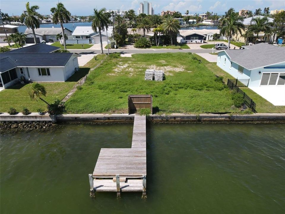 待售: $1,049,000 (0.19 acres)