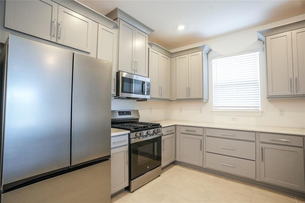 For Rent: $3,600 (3 beds, 2 baths, 1926 Square Feet)