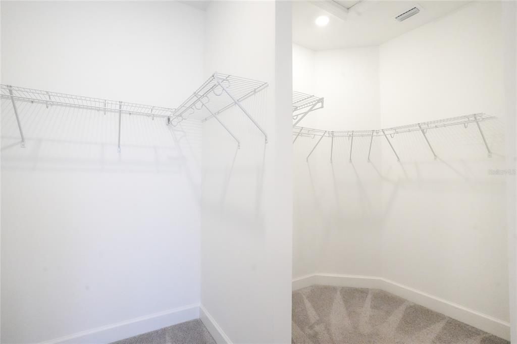 For Rent: $3,600 (3 beds, 2 baths, 1926 Square Feet)