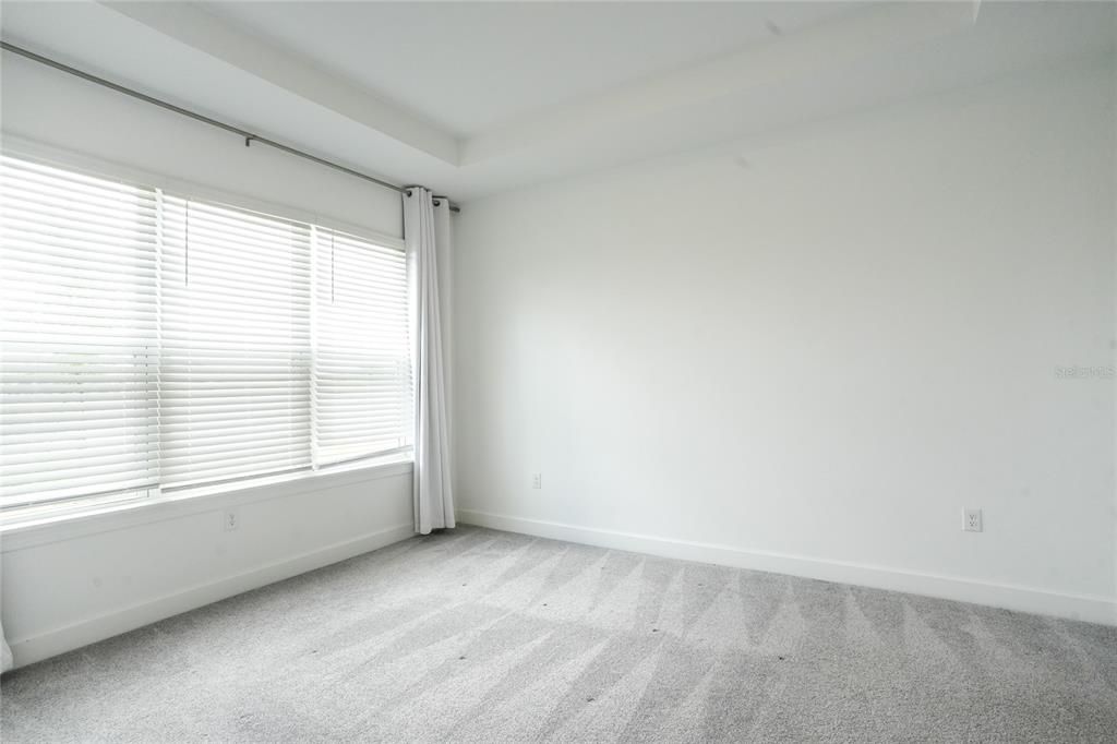 For Rent: $3,600 (3 beds, 2 baths, 1926 Square Feet)