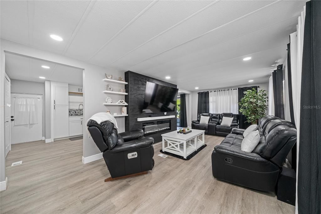 На продажу: $235,000 (3 спален, 2 ванн, 1344 Квадратных фут)