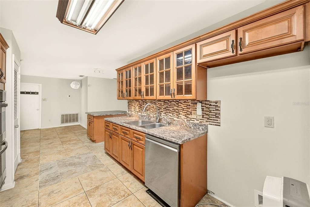 For Rent: $3,400 (4 beds, 2 baths, 1739 Square Feet)