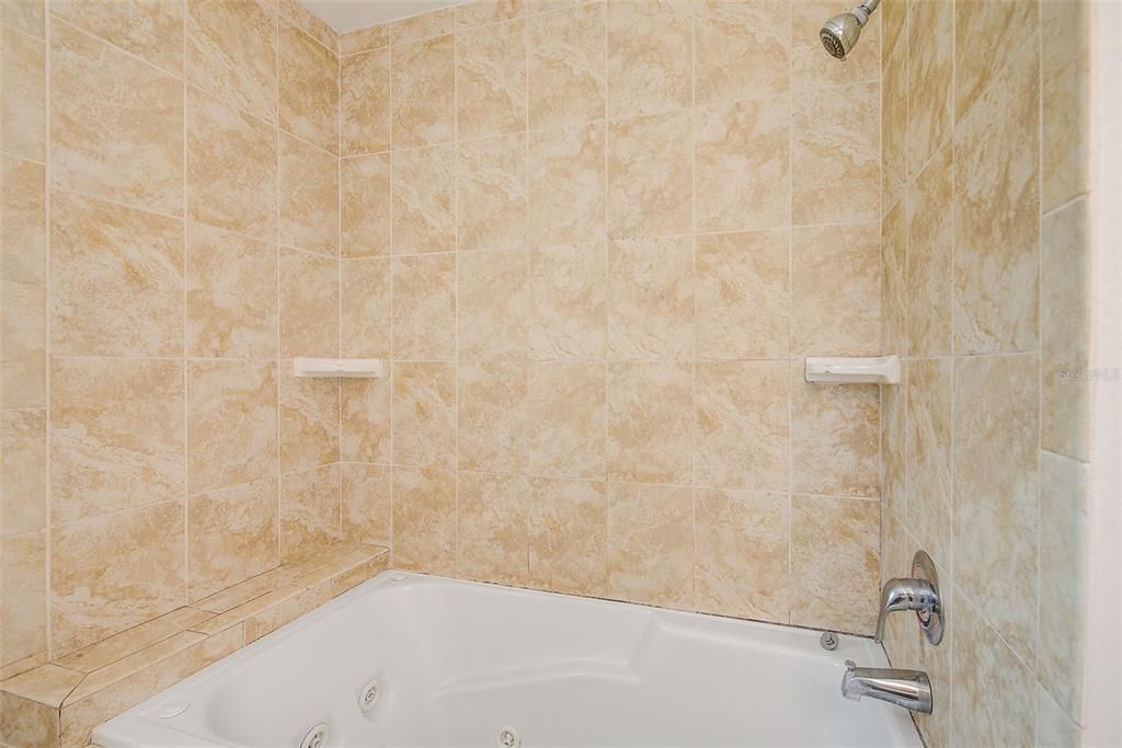 For Rent: $3,400 (4 beds, 2 baths, 1739 Square Feet)