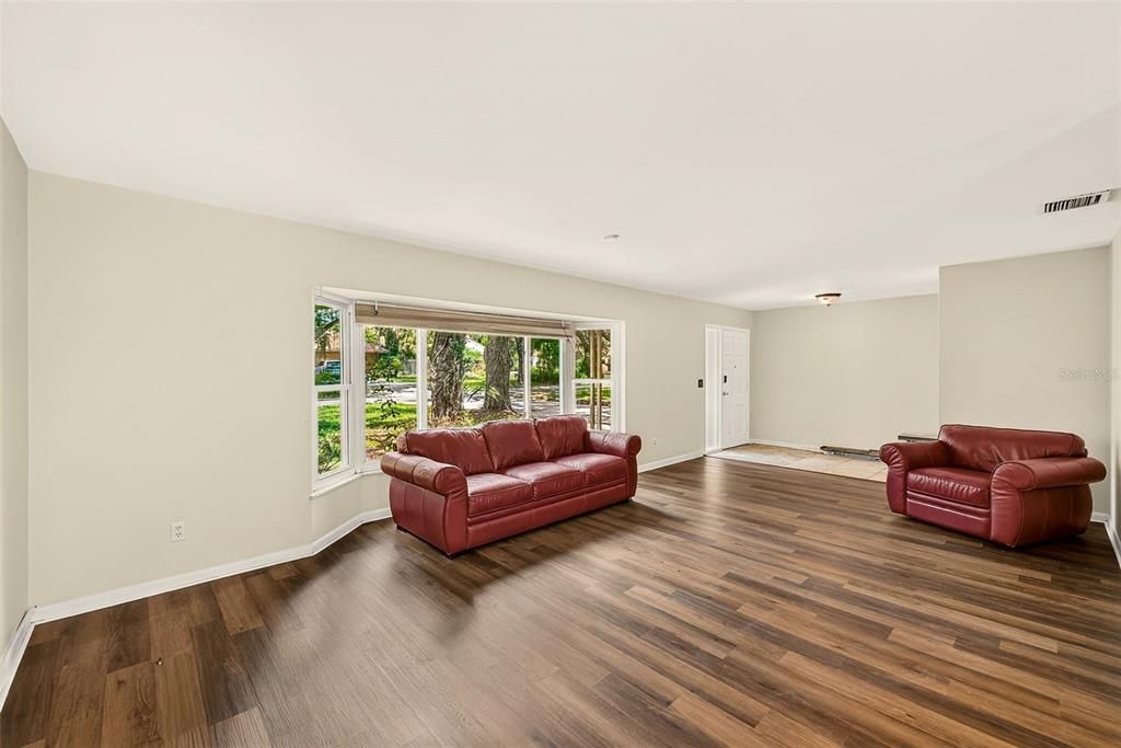 For Rent: $3,400 (4 beds, 2 baths, 1739 Square Feet)