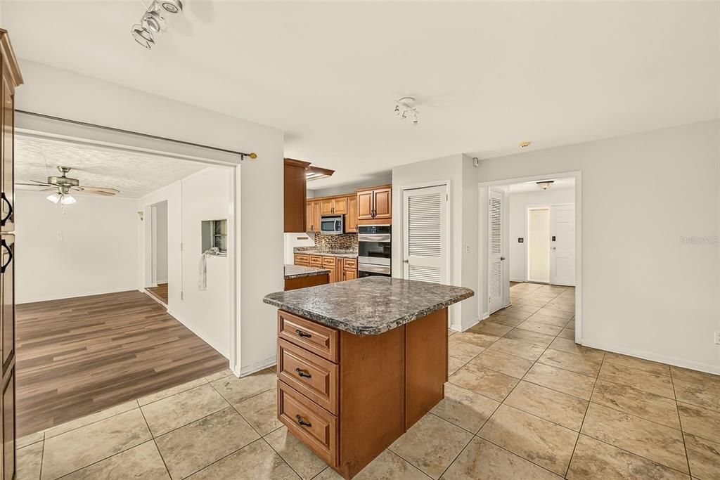 For Rent: $3,400 (4 beds, 2 baths, 1739 Square Feet)