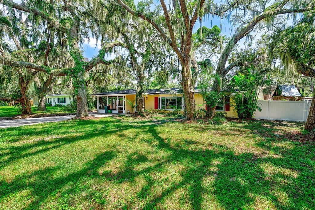 For Rent: $3,400 (4 beds, 2 baths, 1739 Square Feet)