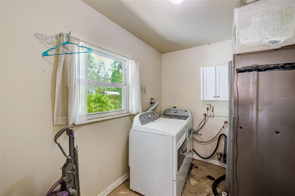 For Rent: $3,400 (4 beds, 2 baths, 1739 Square Feet)