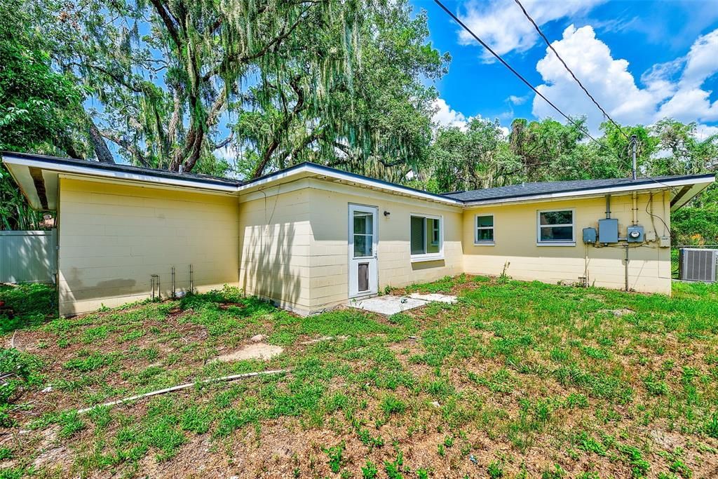 For Rent: $3,400 (4 beds, 2 baths, 1739 Square Feet)