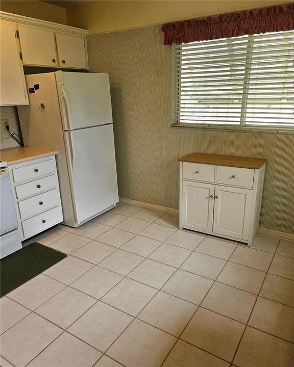 For Sale: $199,900 (2 beds, 2 baths, 1284 Square Feet)