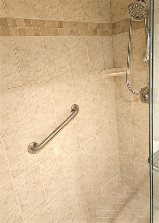 For Sale: $199,900 (2 beds, 2 baths, 1284 Square Feet)