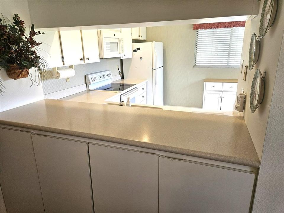 For Sale: $199,900 (2 beds, 2 baths, 1284 Square Feet)