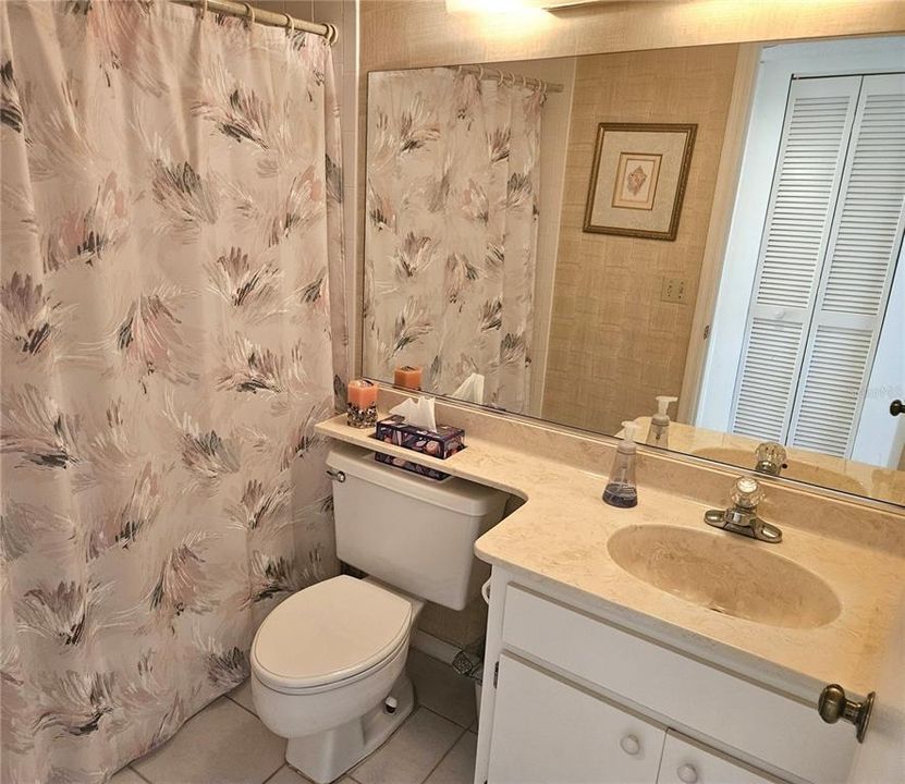 For Sale: $199,900 (2 beds, 2 baths, 1284 Square Feet)