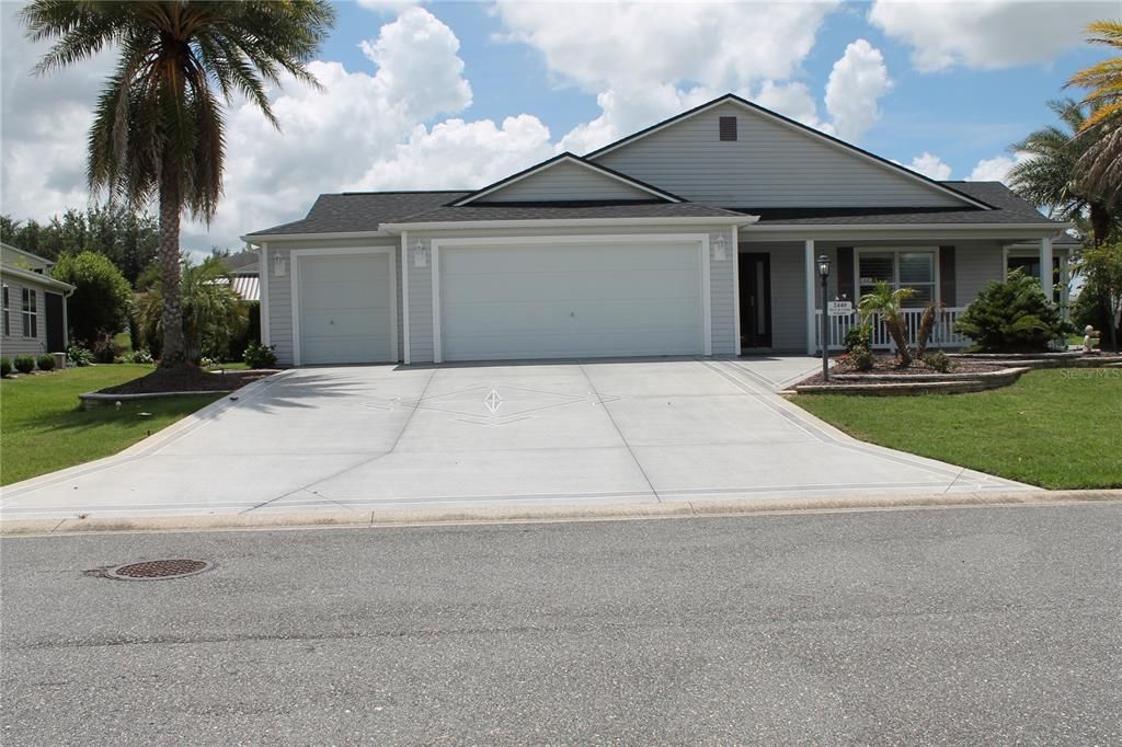For Sale: $430,000 (3 beds, 2 baths, 1821 Square Feet)