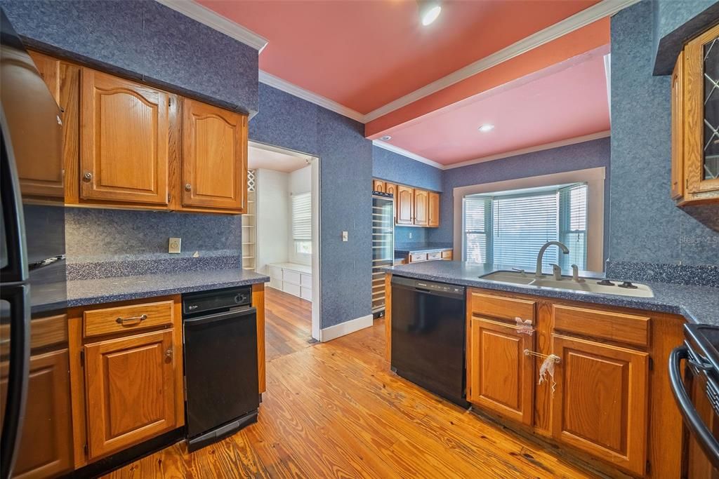 На продажу: $895,000 (7 спален, 5 ванн, 3547 Квадратных фут)