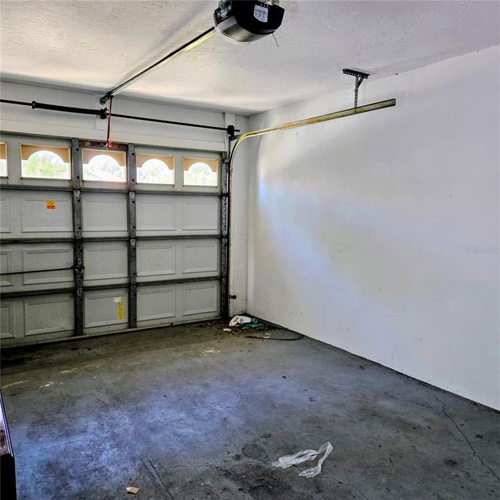 For Sale: $220,000 (3 beds, 2 baths, 1104 Square Feet)