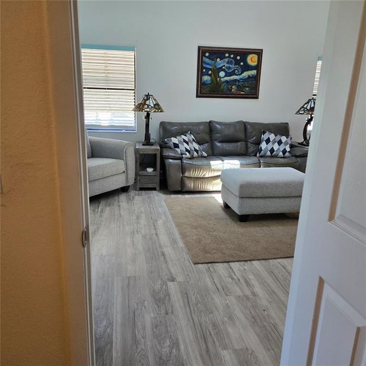 For Sale: $220,000 (3 beds, 2 baths, 1104 Square Feet)