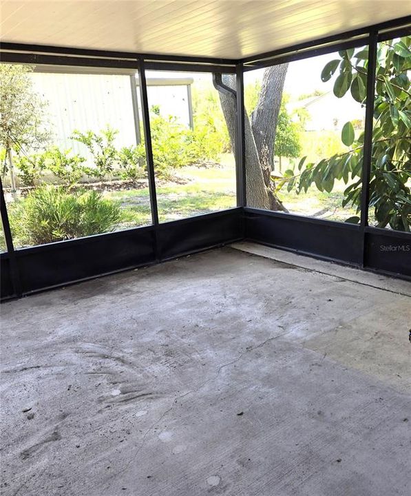 For Sale: $220,000 (3 beds, 2 baths, 1104 Square Feet)