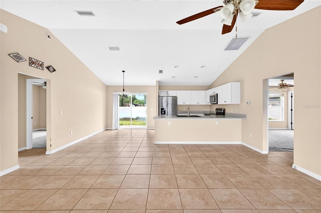 For Sale: $275,000 (3 beds, 2 baths, 1433 Square Feet)