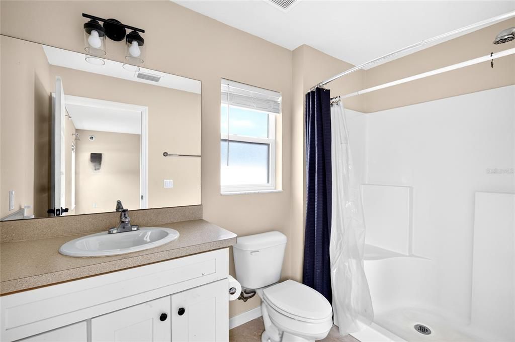 For Sale: $275,000 (3 beds, 2 baths, 1433 Square Feet)