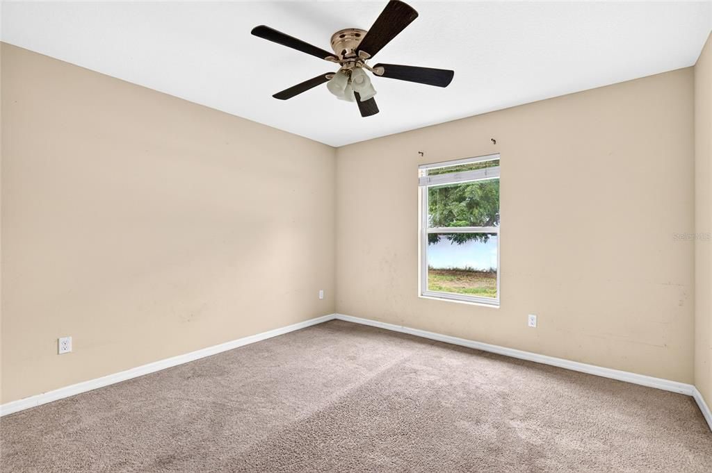 For Sale: $275,000 (3 beds, 2 baths, 1433 Square Feet)