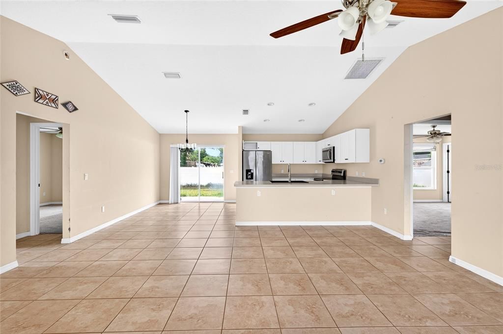 For Sale: $275,000 (3 beds, 2 baths, 1433 Square Feet)