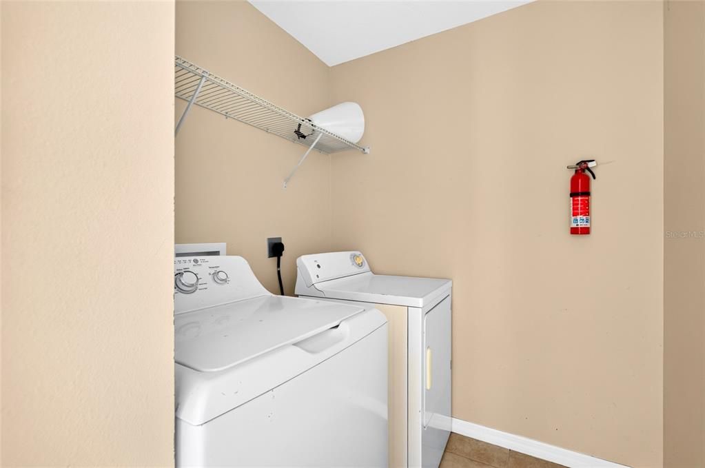 For Sale: $275,000 (3 beds, 2 baths, 1433 Square Feet)